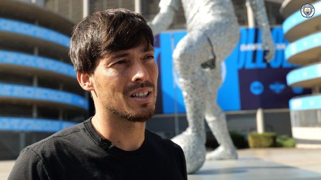 16/17赛季，托蒂与斯帕莱蒂曾经在罗马共事，由于出场时间等等问题，二人的关系最终闹僵。